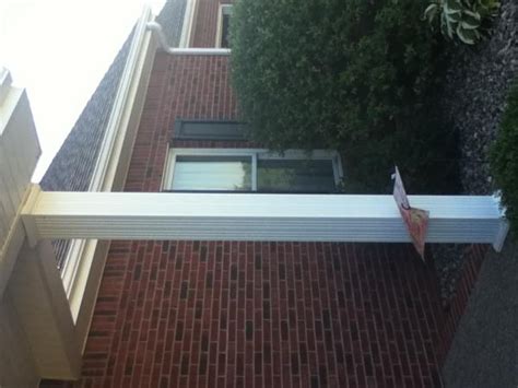 attaching flag to aluminum column